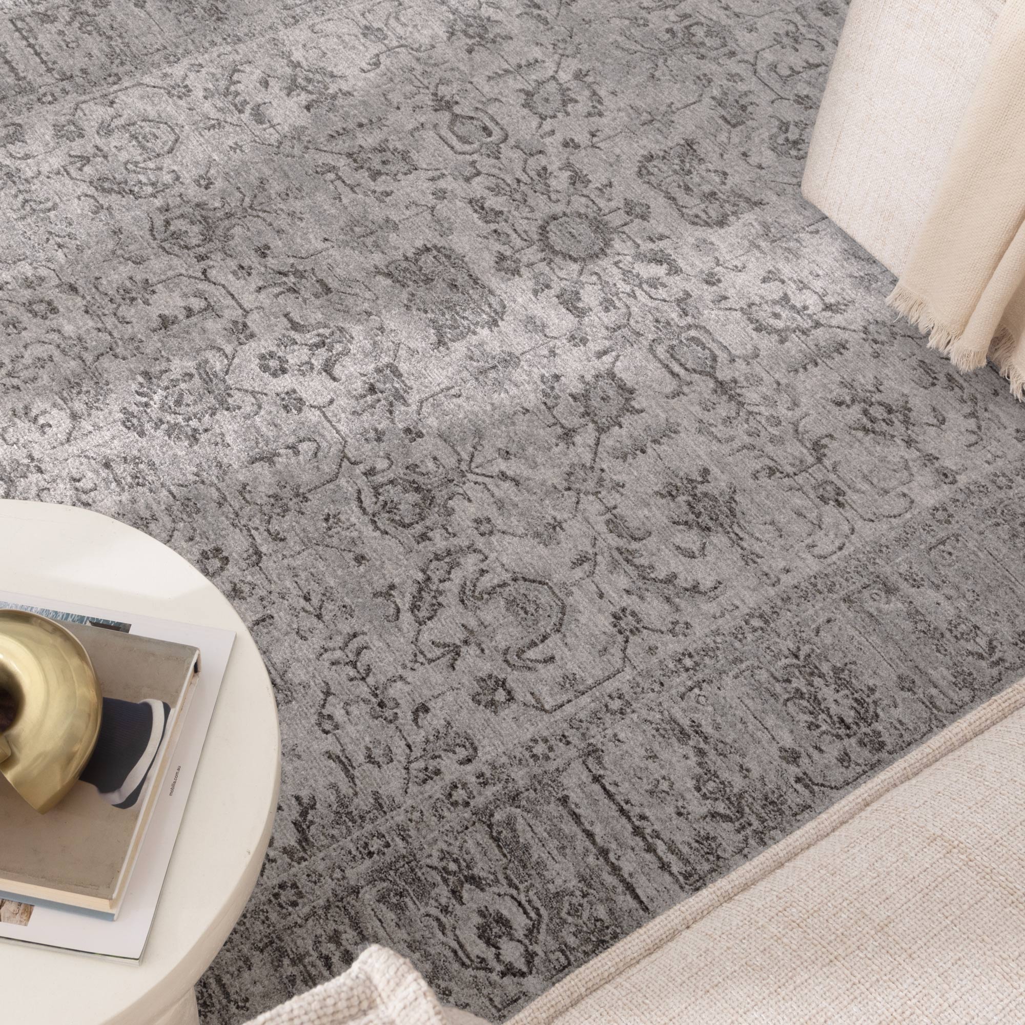 Heritage Distressed Border Grey Rug - H108